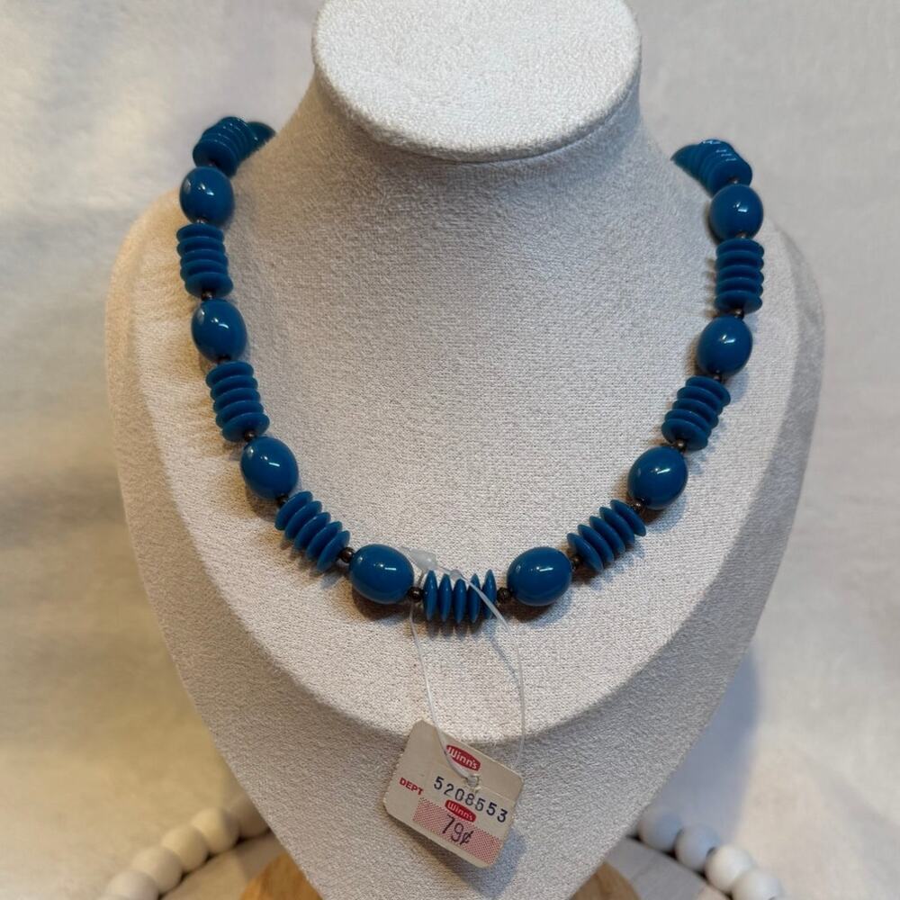 Vintage Blue Disc & Round Bead Necklace – Retro Classic